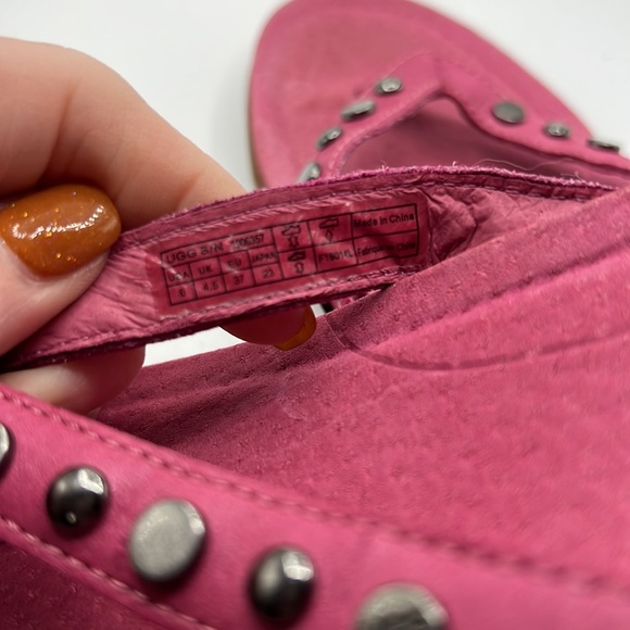 Ugg Flip Flops - Picture 5 of 7